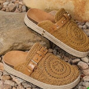 Embroidered Clogs Slip-On Women's Shoes Light Brown Size-EU37/US6.5  NWT